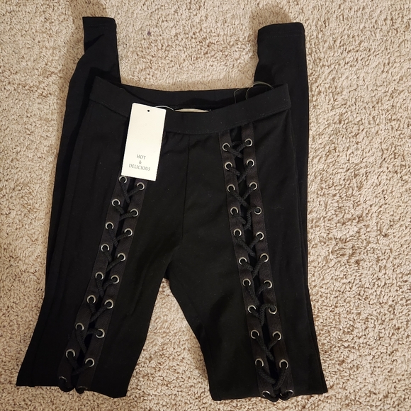 Hot & Delicious Black Corset Leggings Size Small - Picture 2 of 8